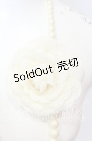 画像: INGEBORG / マットビーズコサージュ付きネックレス  オフ O-25-09-03-057-LO-AC-IG-OS