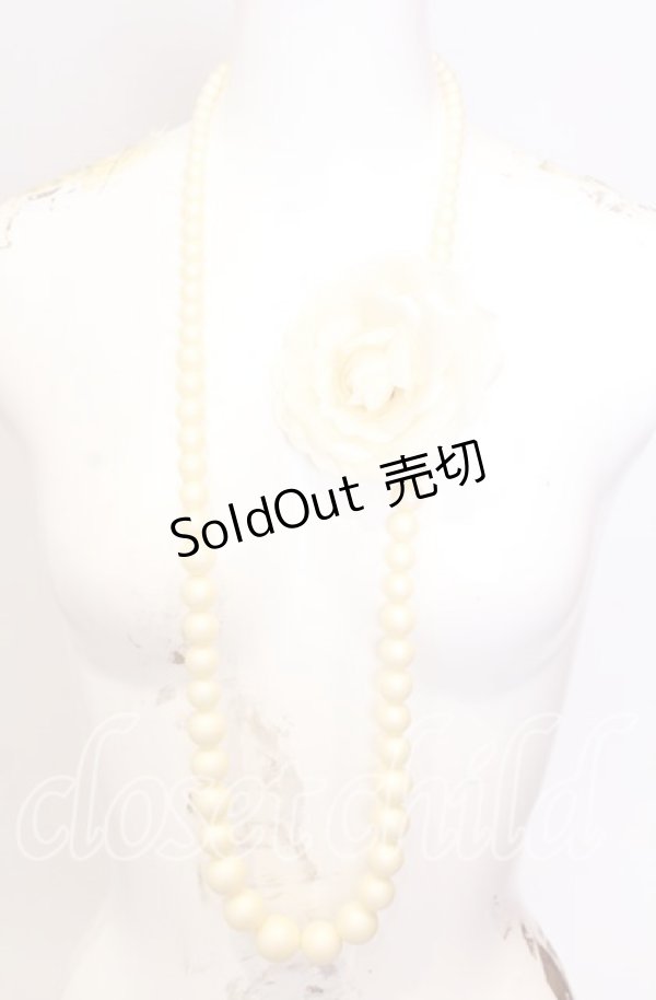 画像2: INGEBORG / マットビーズコサージュ付きネックレス  オフ O-25-09-03-057-LO-AC-IG-OS (2)