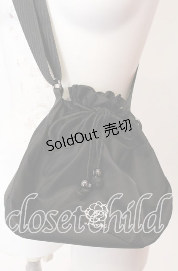 画像1: 【SALE】INGEBORG / カメリア巾着ショルダーバッグ  クロ O-25-09-03-016-LO-BG-OW-ZT-K023 (1)