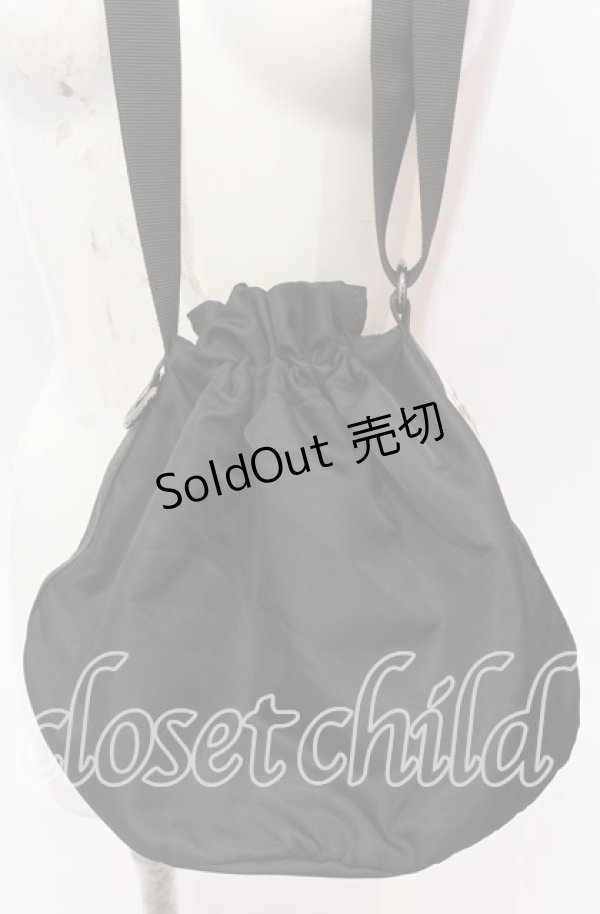 画像3: 【SALE】INGEBORG / カメリア巾着ショルダーバッグ  クロ O-25-09-03-016-LO-BG-OW-ZT-K023 (3)