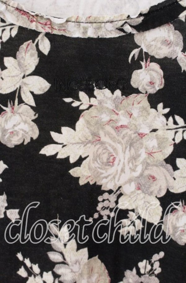 画像2: 【SALE】INGEBORG / ローズブーケ柄Tシャツ 11 クロ O-25-09-04-108-LO-TS-IG-ZT090 (2)
