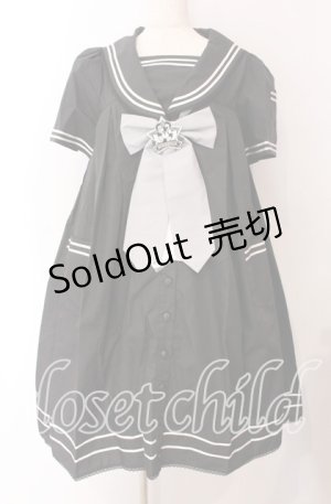 画像: metamorphose / セーラーリボンタイシャツワンピース(ワッペン付)  クロ O-25-09-08-065-ME-OP-IG-OS