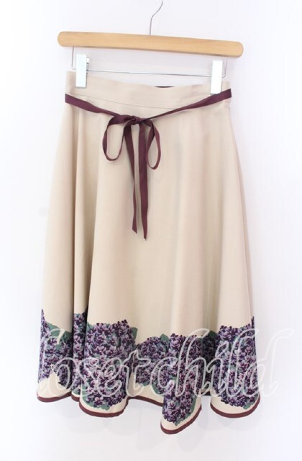 画像1: 【SALE】an another angelus / スミレブーケプリントサーキュラースカート F ベージュ×パープル O-25-09-08-031-CA-SK-OW-ZT007 (1)