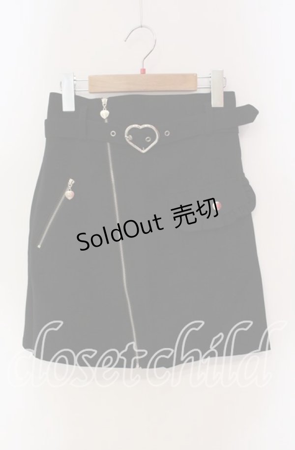 画像1: Honey Cinnamon / ハートバックルデザインスカート  クロ O-25-09-11-027-LO-SK-IG-ZY (1)