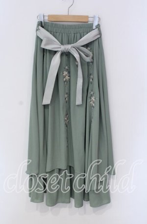 画像: axes femme / フラワー刺繍イレヘムスカート  グリーン O-25-09-11-030-AX-SK-IG-OS