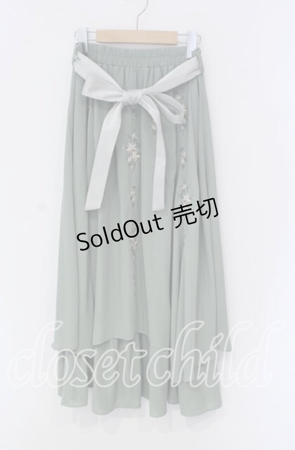 画像1: axes femme / フラワー刺繍イレヘムスカート  グリーン O-25-09-11-030-AX-SK-IG-OS (1)