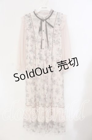 画像: axes femme / フラワープリントレースワンピース  ピンクベージュ O-25-09-11-036-AX-OP-IG-OS