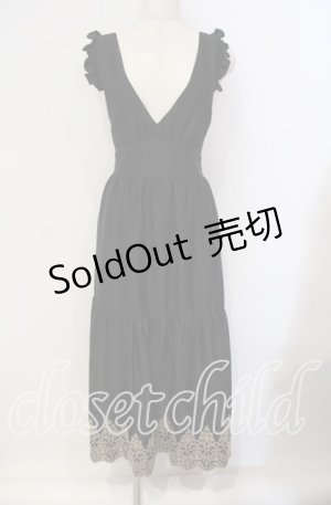 画像: axes femme POETIQUE / トランプ刺繍ピナフォアワンピース  クロ O-25-09-11-059-AX-OP-IG-OS