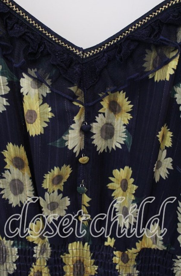 画像2: axes femme / ひまわり柄キャミワンピース  ネイビー O-25-09-11-064-AX-OP-IG-ZT035 (2)