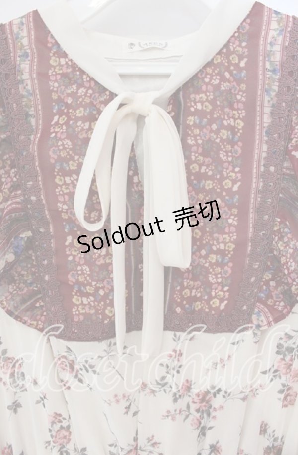 画像2: 【SALE】axes femme / パッチワーク花柄ロングワンピース M アイボリー O-25-09-11-065-AX-OP-IG-ZT036 (2)