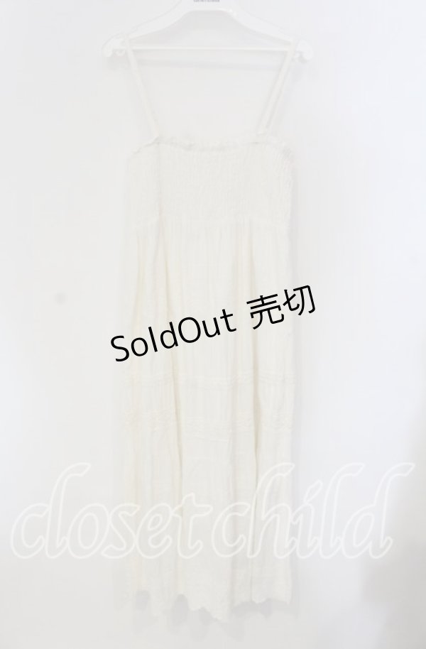 画像1: 【SALE】axes femme / レース使いシャーリングキャミワンピ  シロ O-25-09-11-068-AX-OP-IG-ZT249 (1)