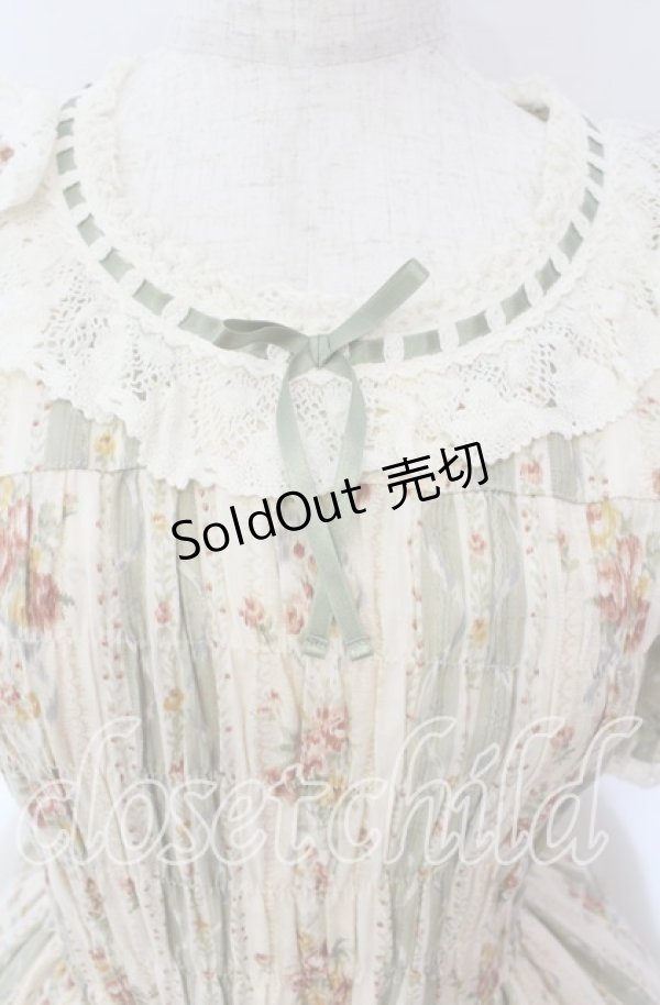 画像2: Innocent World / フラワーブーケシャーリングショートスリーブワンピース  グリーン×生成り O-25-09-11-006-IW-OP-IG-OS (2)