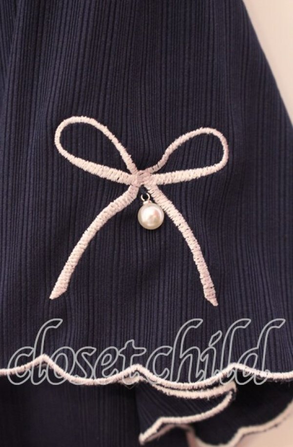 画像2: axes femme / リボン×スカラップ刺繍プルオーバー F ネイビー O-25-09-16-038-AX-TO-OW-OS (2)