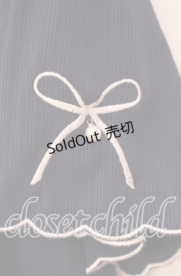 画像2: 【SALE】axes femme / リボン×スカラップ刺繍プルオーバー F ネイビー O-25-09-16-038-AX-TO-OW-ZT082 (2)