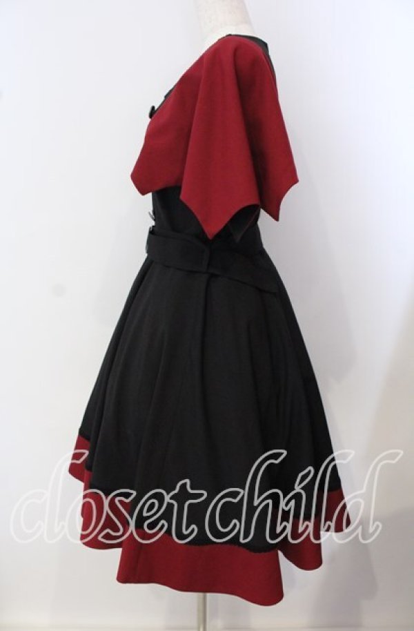 画像3: Moi-meme-Moitie / 蝙蝠ケープジャンパースカート  ブラック×レッド O-25-09-16-004-MO-OP-IG-OS (3)