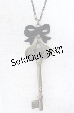 画像: Q-pot. / 不思議の国のアリス キーネックレス  アンティークゴールド O-25-09-19-003-QP-AC-OW-ZT0927M
