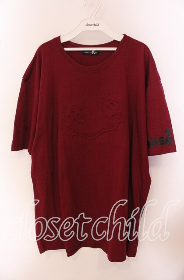 画像1: NieR Clothing / EMBOSS FACE LOGO CUTSEW【BURGUNDY】 カットソー  バーガンディー O-25-09-20-046-PU-TS-IG-ZT038 (1)
