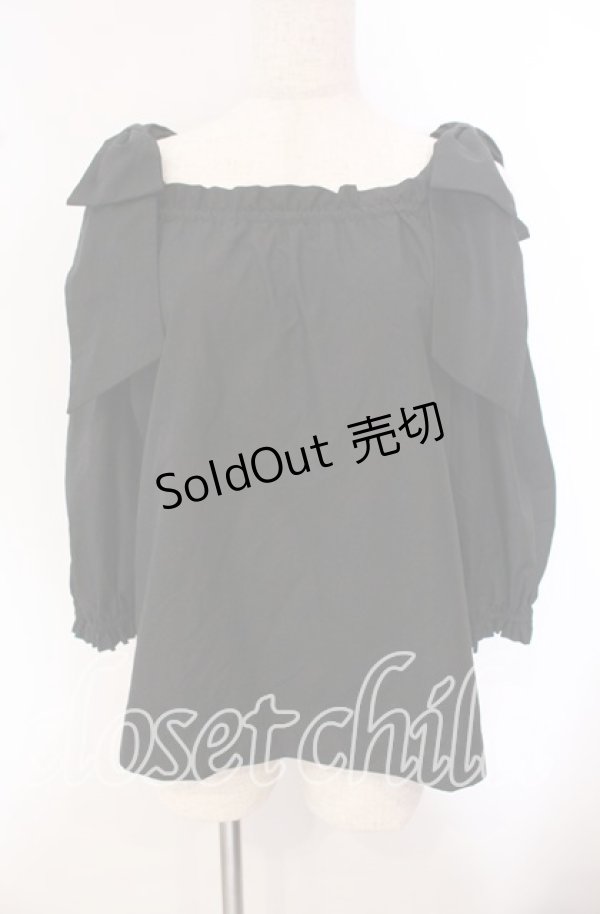 画像1: 【SALE】an another angelus / ビッグリボンオフショルブラウス F クロ O-25-09-20-099-CA-BL-OW-ZT360 (1)