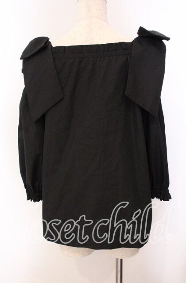 画像3: an another angelus / ビッグリボンオフショルブラウス F クロ O-25-09-20-099-CA-BL-OW-ZT360 (3)