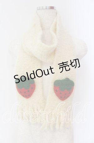 画像: Emily Temple cute / いちごモチーフ付きマフラー  アイボリー×アカ O-25-09-22-026-ET-ZA-OW-ZT169