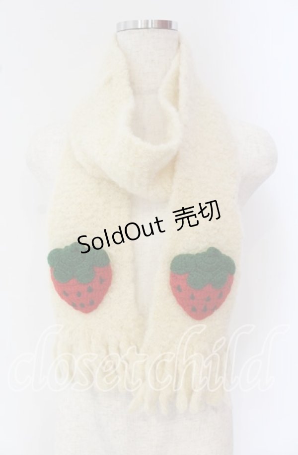 画像1: Emily Temple cute / いちごモチーフ付きマフラー  アイボリー×アカ O-25-09-22-026-ET-ZA-OW-ZT169 (1)
