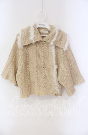 画像: INGEBORG / ラビットファーケーブルケープ風カーディガン  アイボリー O-25-09-22-043-LO-TO-IG-OS