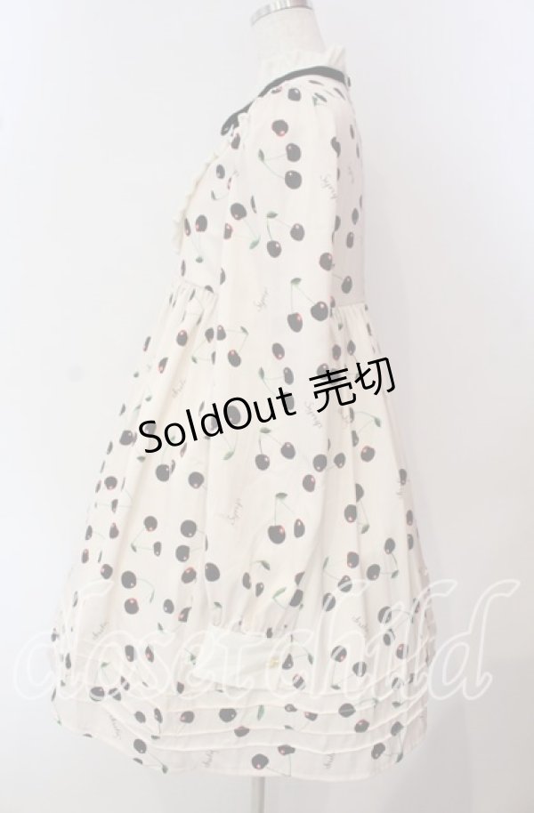 画像3: himitsu by syrup.(RoseMarie seoir) / チェリー柄ワンピース  ベージュ O-25-09-22-005-LO-OP-OW-OS (3)