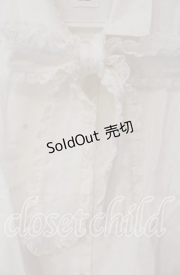 画像2: 【SALE】merry jenny / フリルボウタイブラウス  シロ O-25-09-22-080-LO-BL-IG-ZT268 (2)