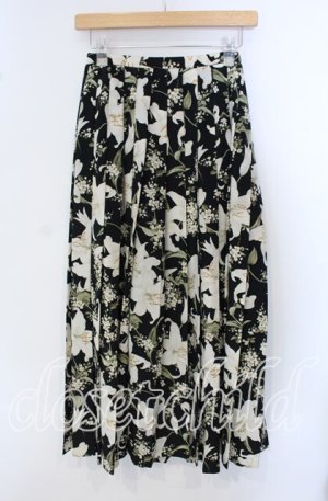 画像: INGEBORG / 百合柄プリーツスカート  クロ O-25-09-23-044-LO-SK-OW-ZT163