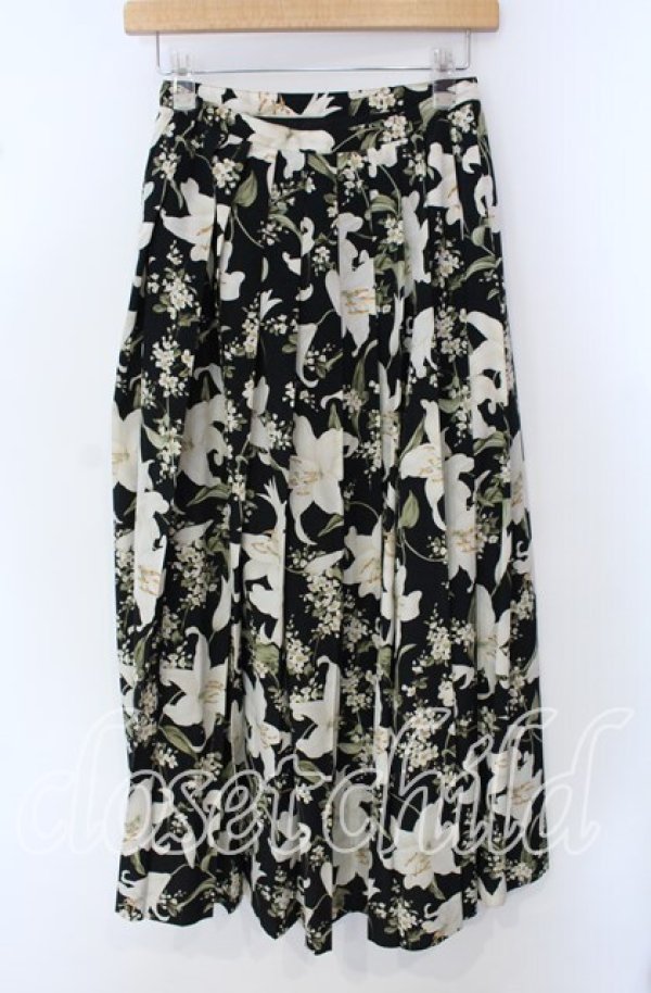 画像3: INGEBORG / 百合柄プリーツスカート  クロ O-25-09-23-044-LO-SK-OW-ZT163 (3)