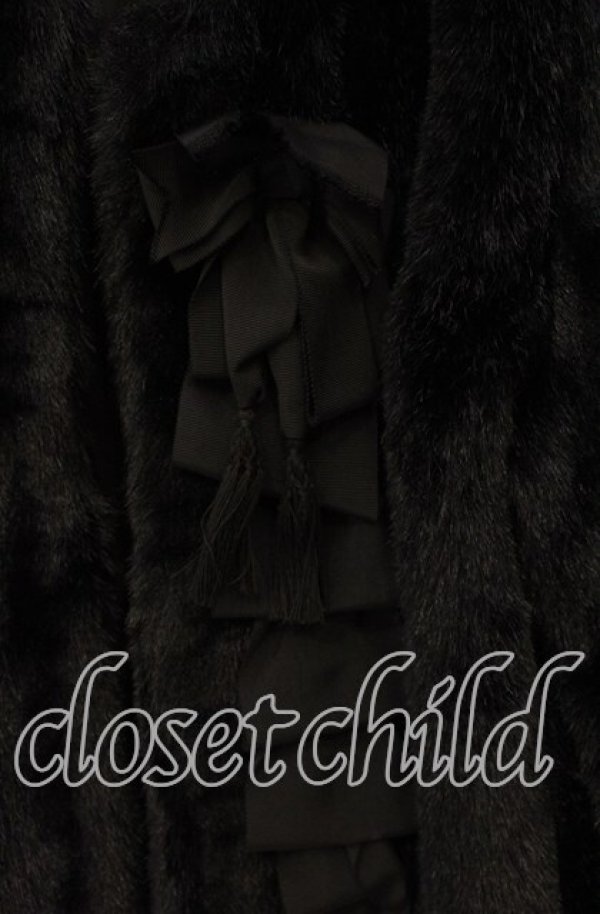 画像2: KANEKO ISAO / リボンモチーフ使いフェイクファーコート  クロ O-25-09-23-047-EL-CO-OW-ZT-C016 (2)