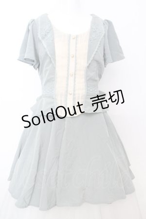 画像: axes femme / レイヤード風フレアワンピース  グリーン系 O-25-09-25-1041-AX-OP-IG-ZT327