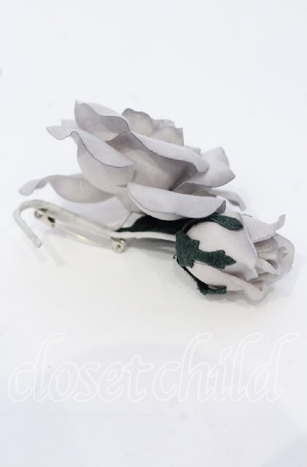 画像2: Victorian maiden / コサージュブローチ  グレー O-25-09-26-040-CL-AC-OW-ZT486 (2)