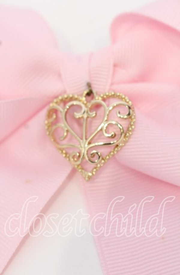 画像2: LOTUS ribbon / ハートチャームバレッタ  ピンク O-25-09-26-045-EL-AC-OW-ZT444-F002 (2)