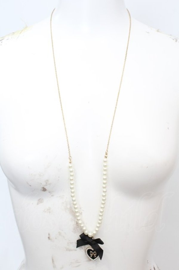 画像2: m petit by misako / パールリボンネックレス  ゴールド O-25-09-27-1017-LO-AC-OW-ZT486-F001 (2)