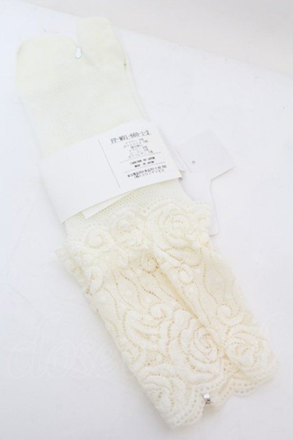 画像2: YOHJI YAMAMOTO / MESH/LACE TABI SOCKS　  アイボリー O-25-09-27-1037-LO-ZA-OW-ZT444-F003 (2)