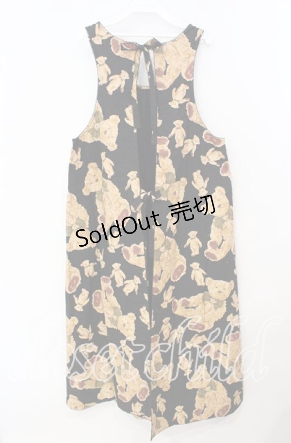 画像3: WONDERFUL WORLD / くまさん総柄後ろリボンジャンパースカート  クロ O-25-09-29-028-LO-OP-IG-OS (3)