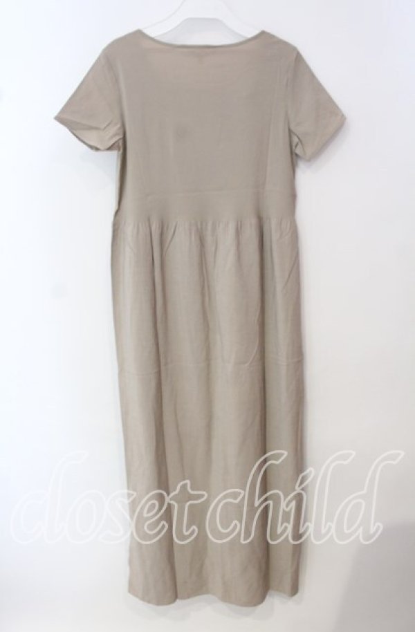 画像2: TOMATSU / 切り替えワンピース  ベージュ O-25-09-29-048-LO-OP-IG-ZT376 (2)