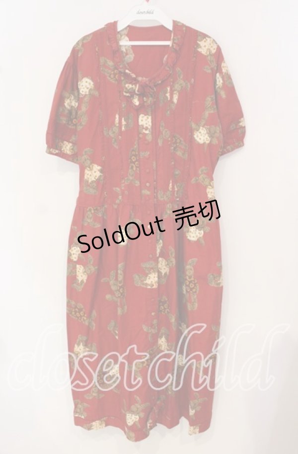 画像1: PINK HOUSE / うさぎぬいぐるみ柄半袖ワンピース【お直しあり】  アカ O-25-09-30-004-LO-OP-IG-OS (1)