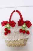 画像1: axes femme kawaii / いちごあみぐるみ付カゴバッグ  ナチュラル×アカ O-25-09-30-1085-AX-BG-IG-ZT-K012 (1)