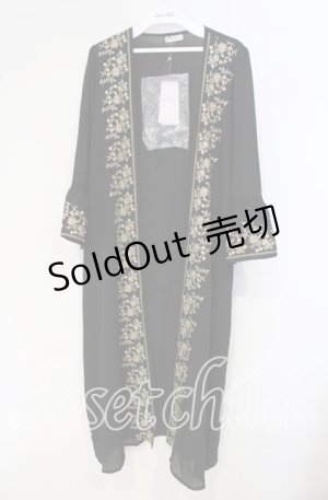 画像: axes femme / 刺繍入りロングガウンカーディガン  クロ O-25-09-30-2019-AX-OP-IG-OS