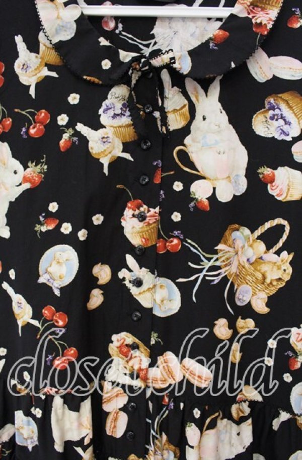 画像2: PINK HOUSE / スイーツスプリングバニープリントワンピース  クロ O-25-10-02-004-LO-OP-IG-ZI (2)