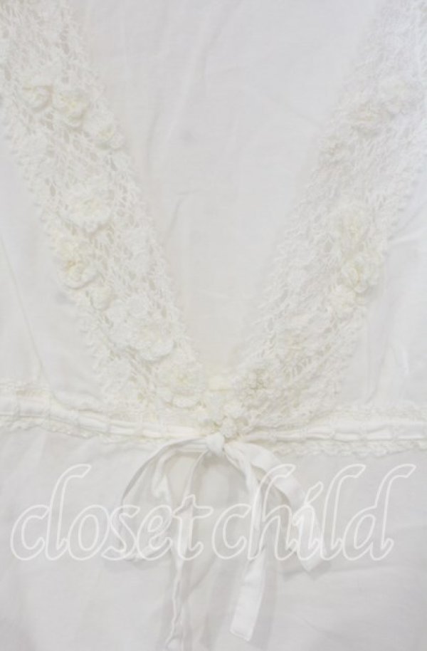 画像2: INGEBORG / レースモチーフ使いプルブラウス 11 シロ O-25-10-06-094-LO-BL-IG-ZT449 (2)