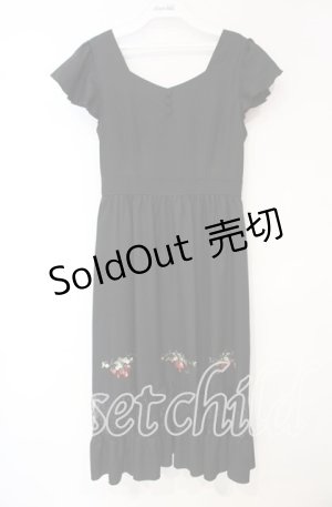 画像: axes femme POETIQUE / ストロベリー刺繍ワンピース M クロ O-25-10-06-023-AX-OP-OW-OS