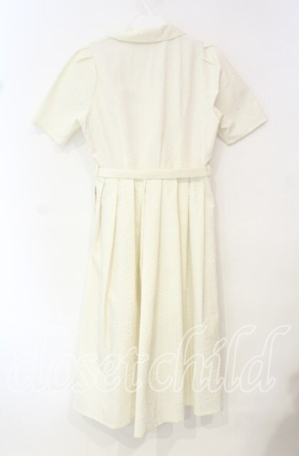 画像3: an another angelus / タイル風エンボス柄ワンピース  オフ O-25-10-11-056-CA-OP-IG-ZT129 (3)