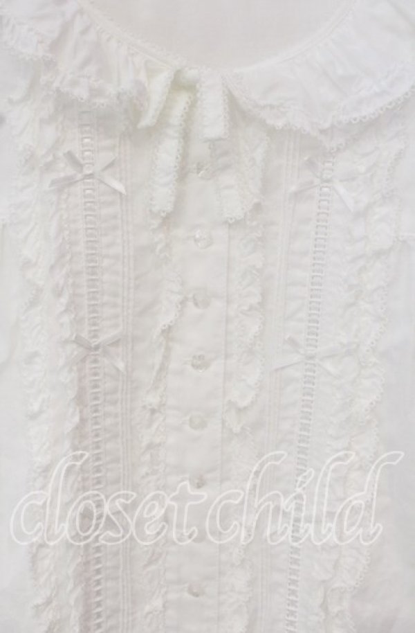 画像2: PINK HOUSE / はしごレース&サテンリボン使いローンブラウス  シロ O-25-10-14-116-LO-BL-OW-OS (2)