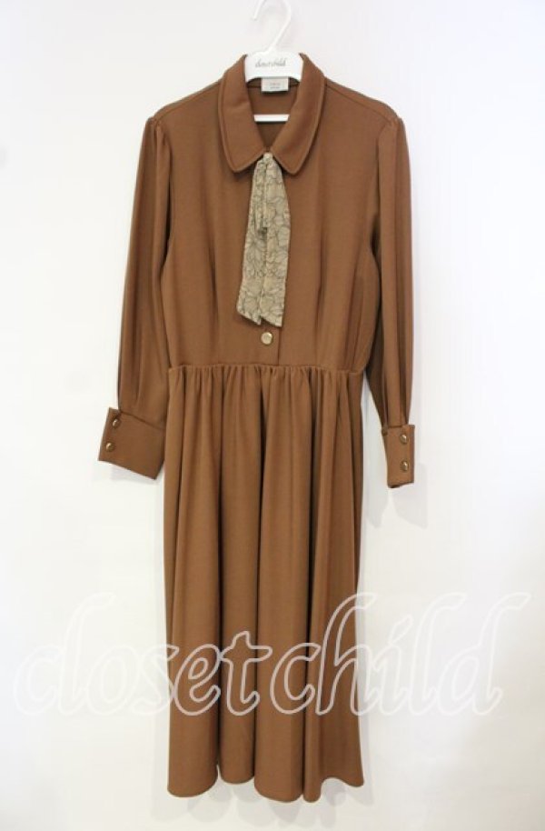 画像1: LEBECCA boutique / 舞台裏のワンピース F ブラウン O-25-10-18-053-EL-OP-YM-OS (1)