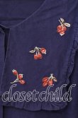 画像2: Fi.n.t / クランベリー刺繍スクエア衿ブラウス F ネイビー O-25-10-20-030-CA-BL-OW-OS (2)