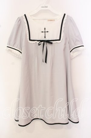画像: Amavel / クロス刺繍入りスクエアヨーク切替ワンピース F グレー O-25-10-20-015-CA-OP-OW-OS