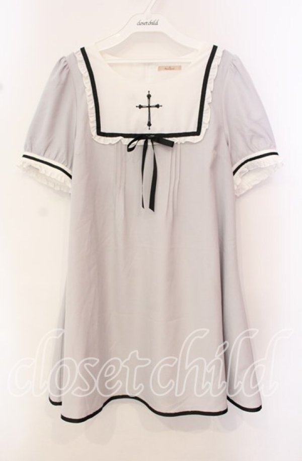 画像1: Amavel / クロス刺繍入りスクエアヨーク切替ワンピース F グレー O-25-10-20-015-CA-OP-OW-OS (1)